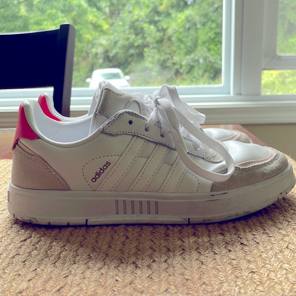 Adidas Sneakers